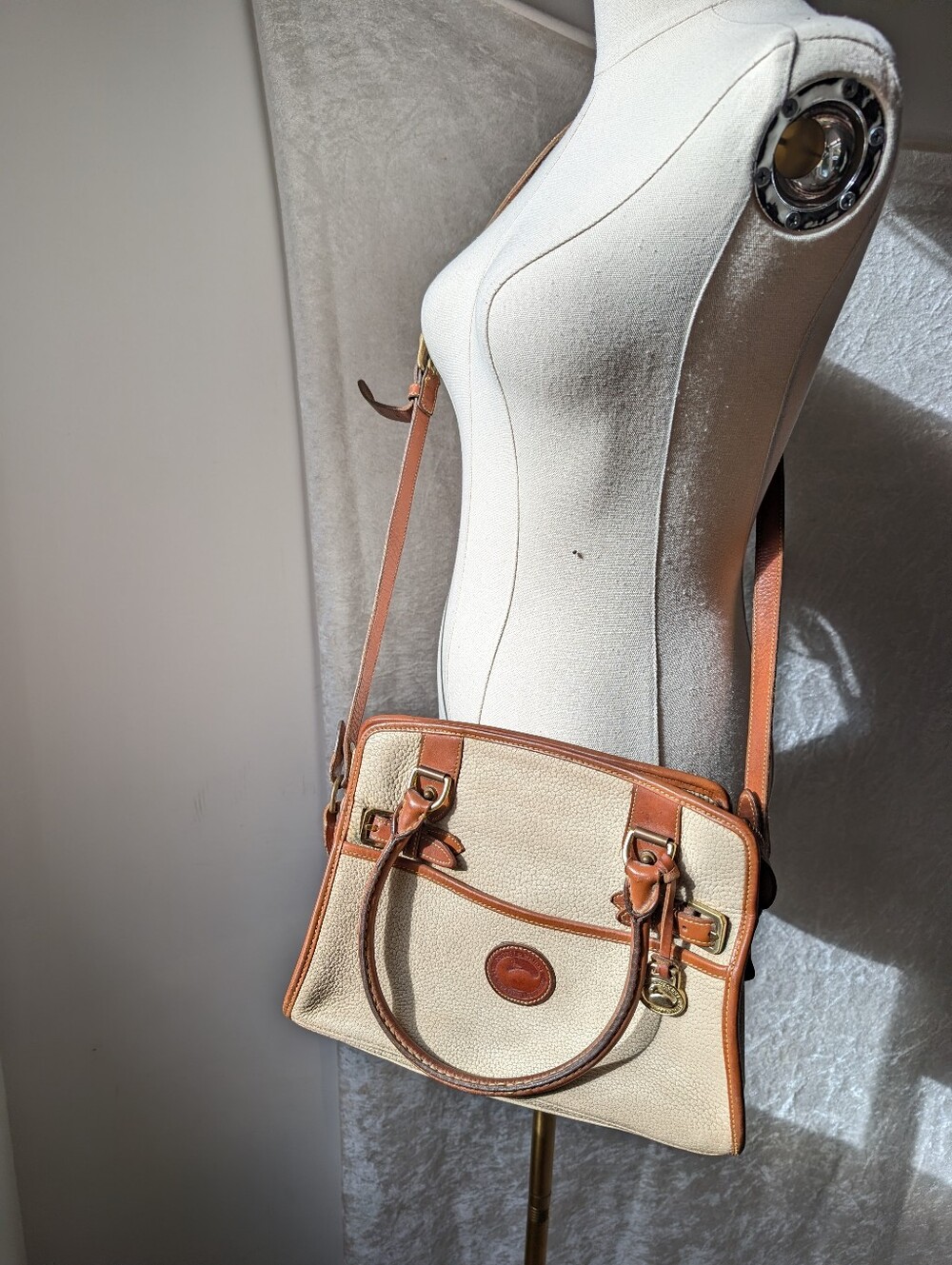 Vtg Dooney And Bourke Shoulder Crossbody Bag Cream Rectangle